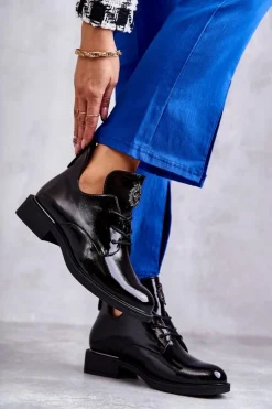 Lakierowane Sznurowane Botki Z Wycięciami Czarne Fabiana