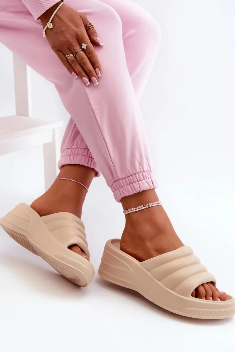 Lekkie Piankowe Klapki Damskie Na Koturnie I Platformie Beżowe Tendrea