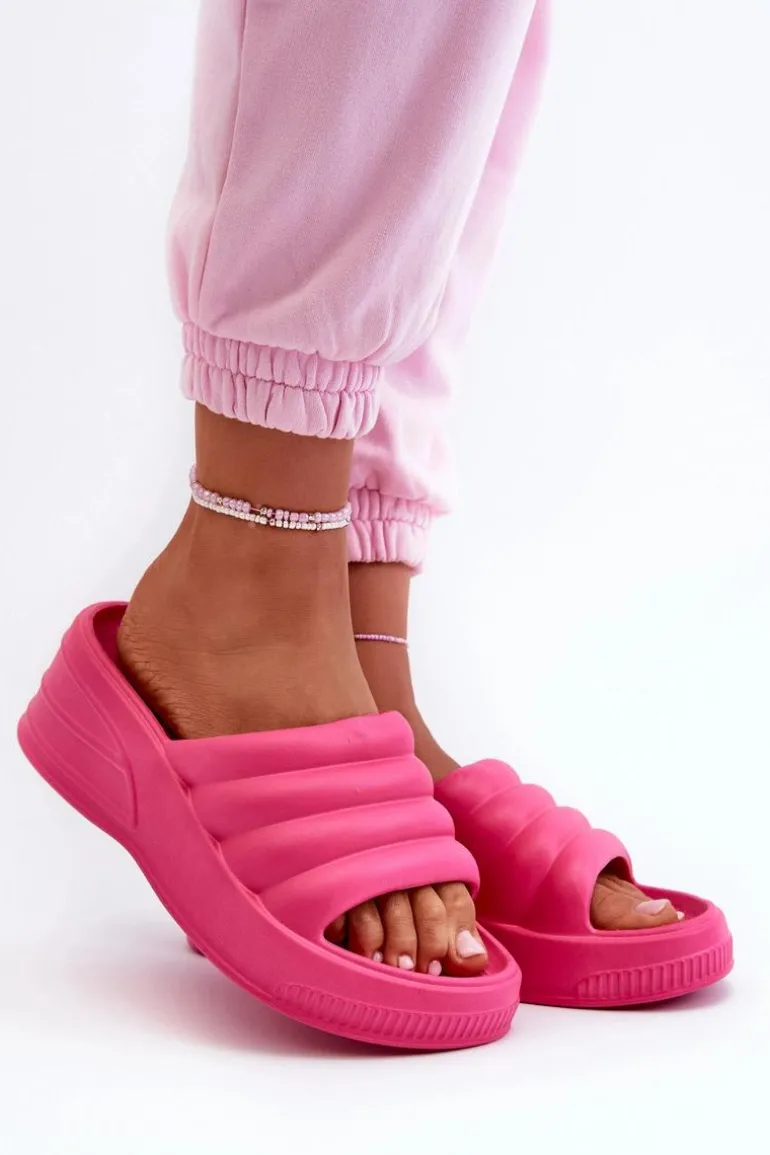 Lekkie Piankowe Klapki Damskie Na Koturnie I Platformie Fuksja Tendrea