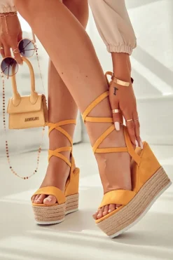 Lekkie Wiązane Sandały Na Koturnie Żółte Marriett