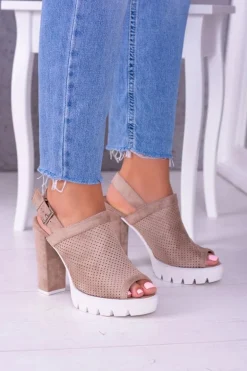 Lu Boo Beżowe Zamszowe Sandały na Słupku Emare