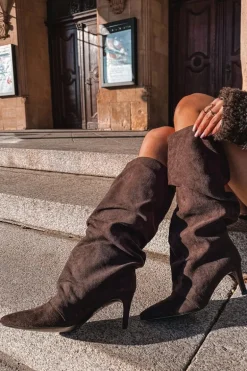 Marszczone Kozaki Na Szpilce Z Eko Zamszu Ocieplane Czekoladowe Mavella