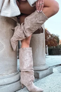 Marszczone Kozaki Na Szpilce Z Eko Zamszu Ocieplane Beżowe Mavella