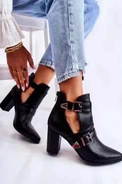 Modne Botki Na Słupku Z Wycięciami Czarne Suelo