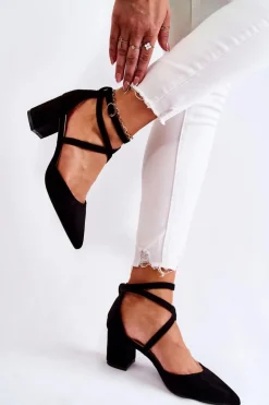 Modne Czółenka Na Niskim Słupku Czarne Crissa