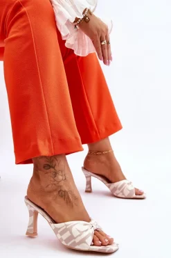 Modne Klapki Na Obcasie W Print Beżowe Floria