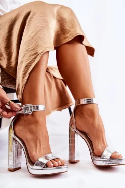 Modne Lakierowane Sandały Na Wysokim Słupku Srebrne Perfection