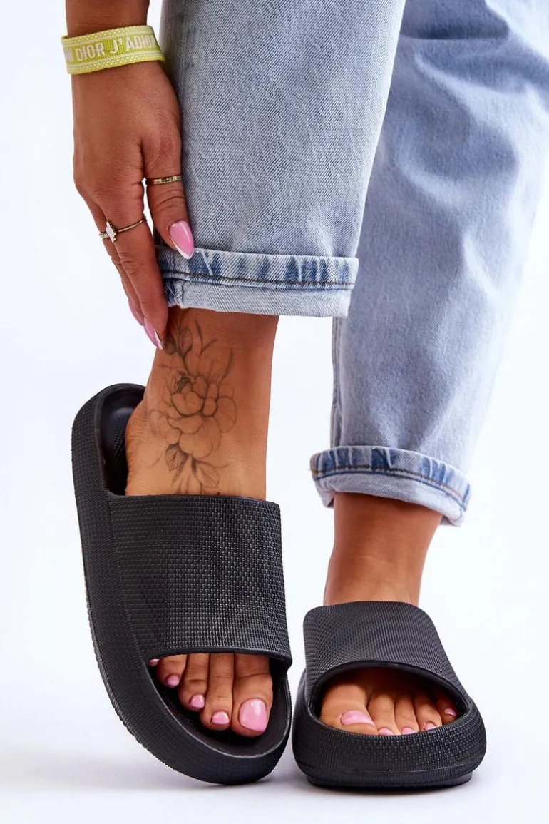 Modne Lekkie Klapki Na Masywnej Podeszwie Czarne Rebel