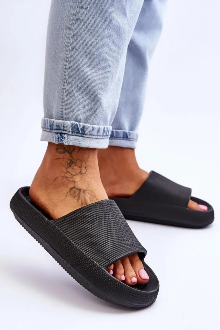 Modne Lekkie Klapki Na Masywnej Podeszwie Czarne Rebel