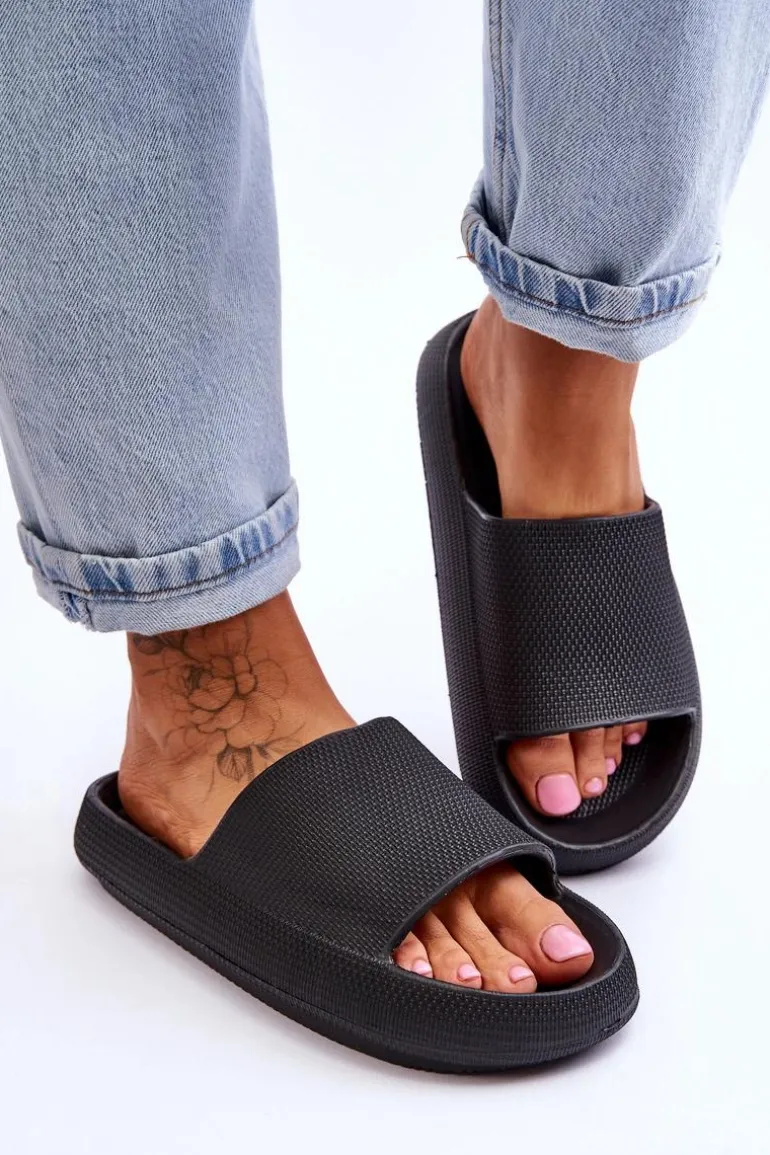 Modne Lekkie Klapki Na Masywnej Podeszwie Czarne Rebel