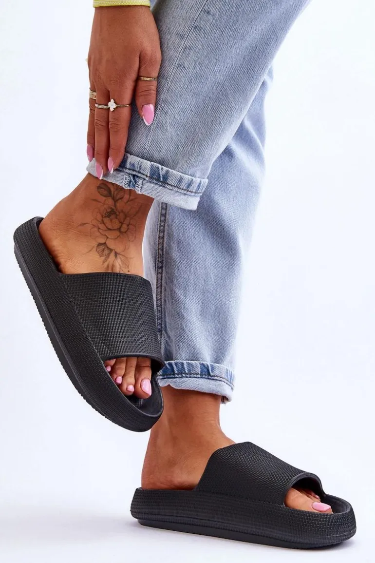 Modne Lekkie Klapki Na Masywnej Podeszwie Czarne Rebel