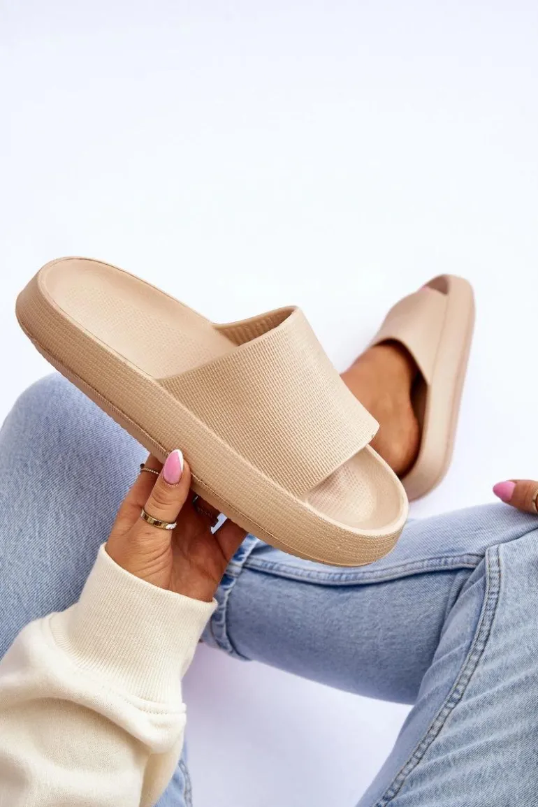 Modne Lekkie Klapki Na Masywnej Podeszwie Beżowe Rebel