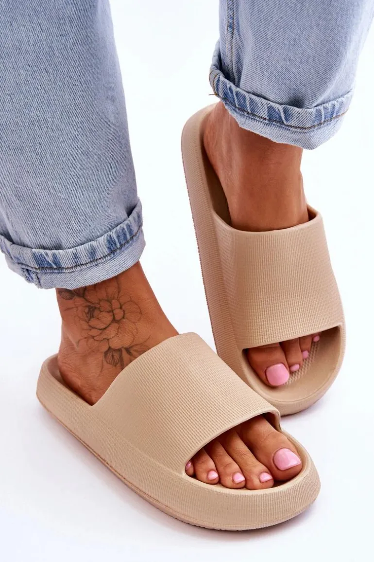 Modne Lekkie Klapki Na Masywnej Podeszwie Beżowe Rebel