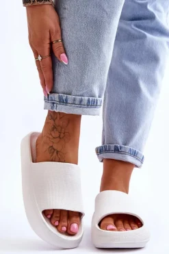 Modne Lekkie Klapki Na Masywnej Podeszwie Białe Rebel