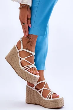 Modne Sandały Na Koturnie Z Plecionką Białe Nessia