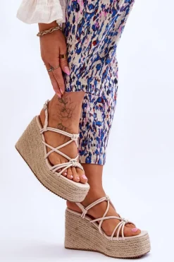 Modne Sandały Na Koturnie Z Plecionką Beżowe Nessia