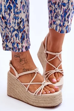 Modne Sandały Na Koturnie Z Plecionką Beżowe Nessia