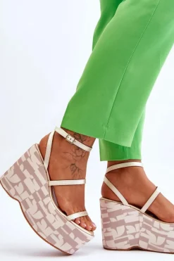 Modne Sandały Na Koturnie We Wzory Beżowe Claria