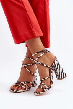 Modne Sandały Na Obcasie Biało-Czarne Josette