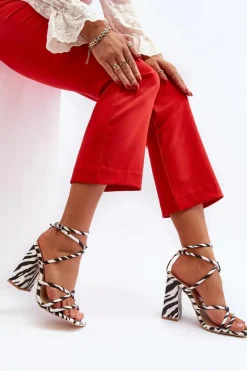 Modne Sandały Na Obcasie Biało-Czarne Josette