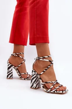 Modne Sandały Na Obcasie Biało-Czarne Josette