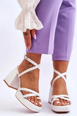 Modne Sandały Na Obcasie I Platformie Białe Secret Rose