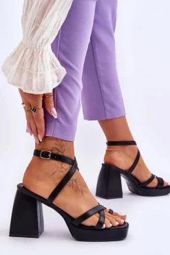 Modne Sandały Na Obcasie I Platformie Czarne Secret Rose