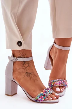 Modne Sandały Na Obcasie Z Ozdobnymi Kamieniami Szare Love Me