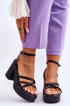 Modne Sandały Na Obcasie Z Paseczkami Czarne Shemira