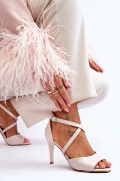 Modne Sandały Na Szpilce Lakierowane Beżowe Loressa