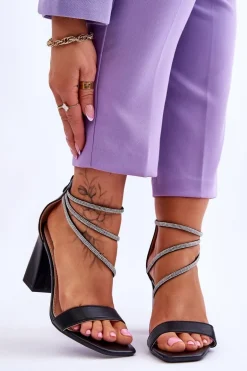 Modne Sandały Z Cyrkoniami Czarne Carma