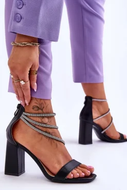 Modne Sandały Z Cyrkoniami Czarne Carma