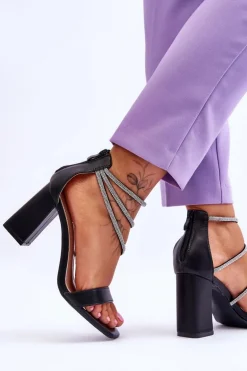 Modne Sandały Z Cyrkoniami Czarne Carma