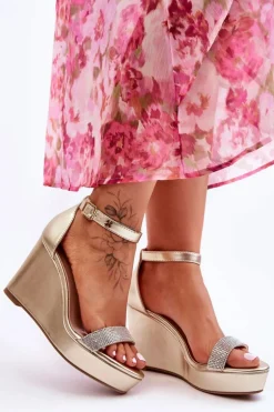 Modne Skórzane Sandały Na Koturnie Złote Arwen