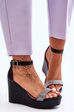 Modne Skórzane Sandały Na Koturnie Czarne Arwen