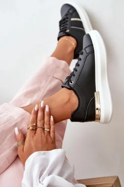 Modne Sneakersy Damskie Na Platformie Z Eko Skóry Czarne Nevisase