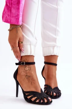 Modne Szpilki Z Dżetami Czarne Jaylen