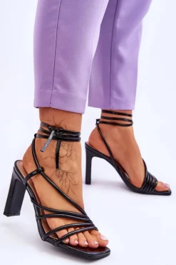 Modne Wiązane Sandały Na Obcasie Czarne Tessoro