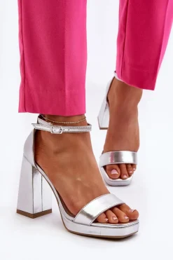 Modne Zamszowe Sandałki Na Kwadratowym Obcasie Srebrne Merila