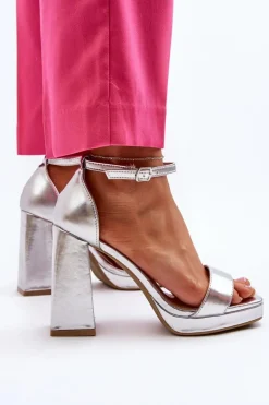 Modne Zamszowe Sandałki Na Kwadratowym Obcasie Srebrne Merila