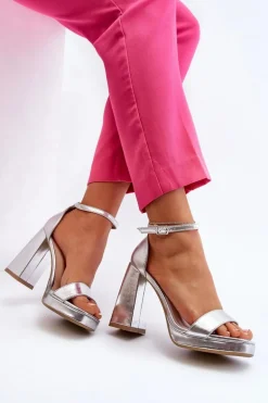 Modne Zamszowe Sandałki Na Kwadratowym Obcasie Srebrne Merila