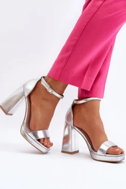 Modne Zamszowe Sandałki Na Kwadratowym Obcasie Srebrne Merila