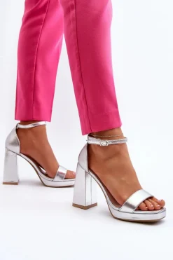 Modne Zamszowe Sandałki Na Kwadratowym Obcasie Srebrne Merila