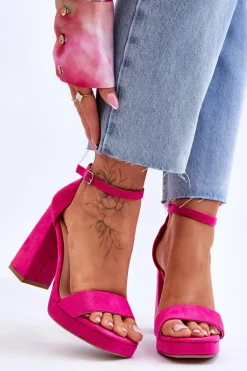 Modne Zamszowe Sandałki Na Kwadratowym Obcasie Fuksja Merila