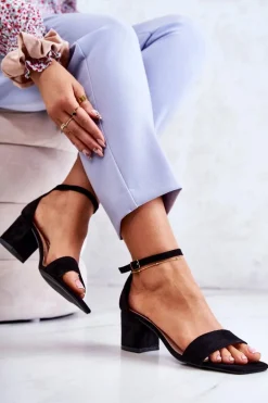 Modne Zamszowe Sandały Na Słupku Czarne Rovena