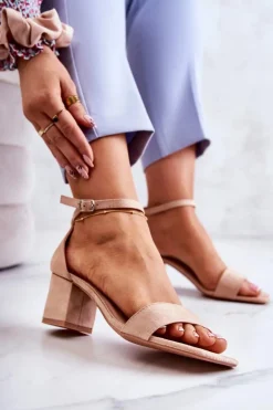 Modne Zamszowe Sandały Na Słupku Beżowe Rovena