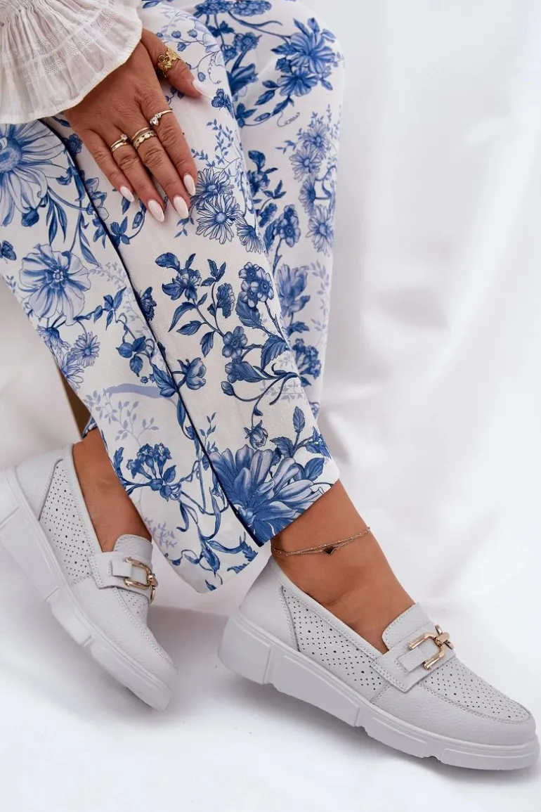 Mokasyny Damskie Skórzane Ze Złotym Detalem Vinceza 88007 Jasnoszare