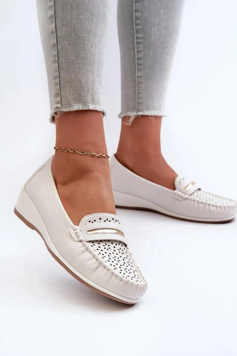 Mokasyny Damskie Z Ażurowym Wzorem Eko Skóry Zgaszona Białe Nassnema