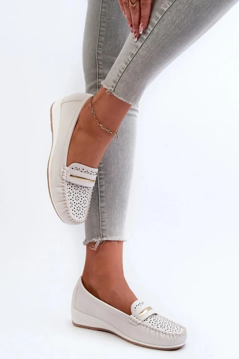 Mokasyny Damskie Z Ażurowym Wzorem Eko Skóry Zgaszona Białe Nassnema