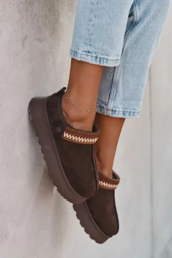 Śniegowce Damskie Niskie Z Ruchomym Paskiem I Haftem Na Platformie Czekoladowe Lyrisse